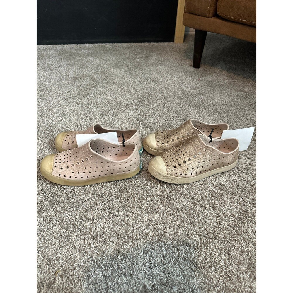 Native Shoes size 2 - Picture 2 of 5